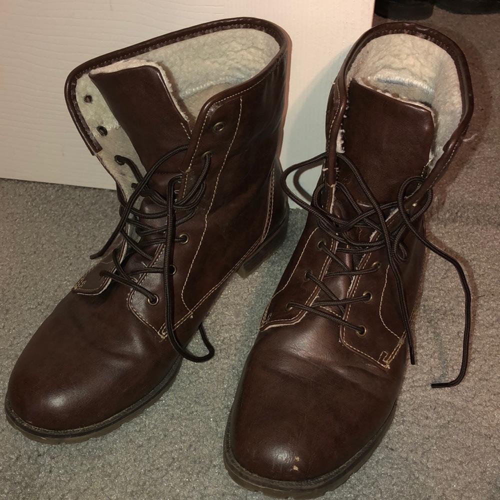 Lace-up boots